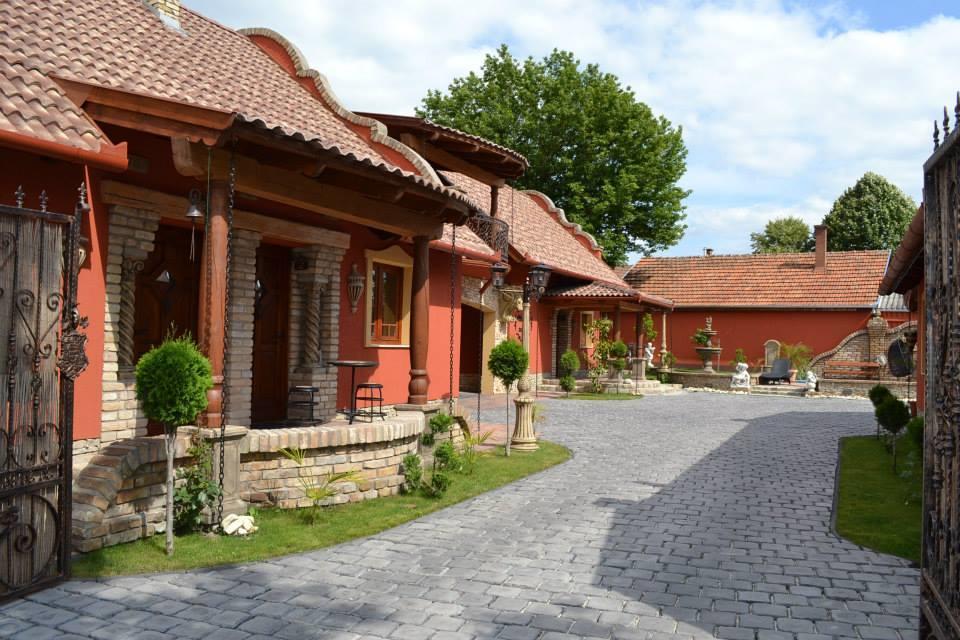 Villa Medici Vendeghaz Kiskoros Ngoại thất bức ảnh