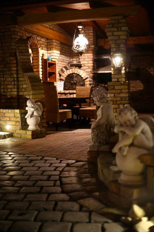 Villa Medici Vendeghaz Kiskoros Ngoại thất bức ảnh